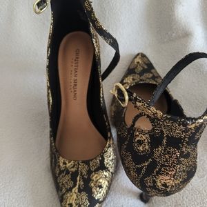 Shoes black and gold